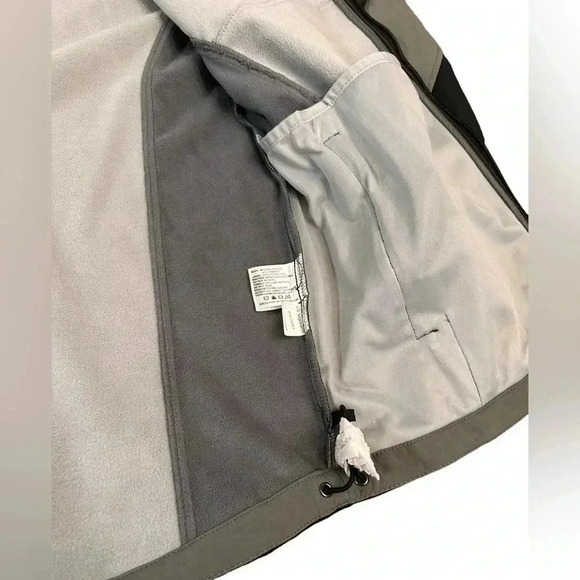 GMC Sierra HD Soft Shell Gray/Black Jacket Men’s size Medium GM Official New - Picture 8 of 15